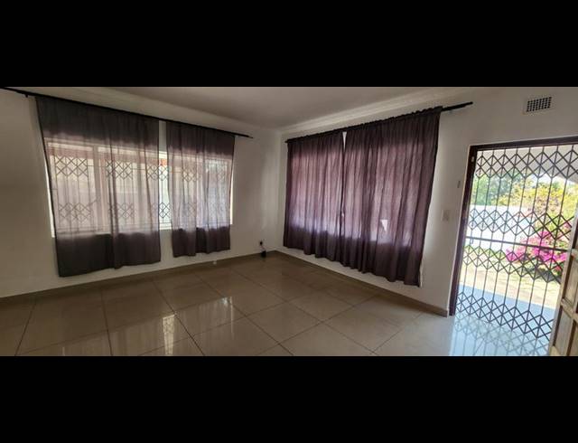 4 BEDROOM HOUSE FOR SALE IN CRAIGIEBURN